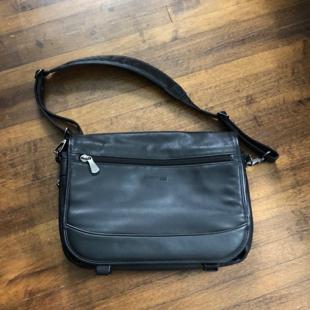 Kenneth Cole New York Black Messenger Bag
